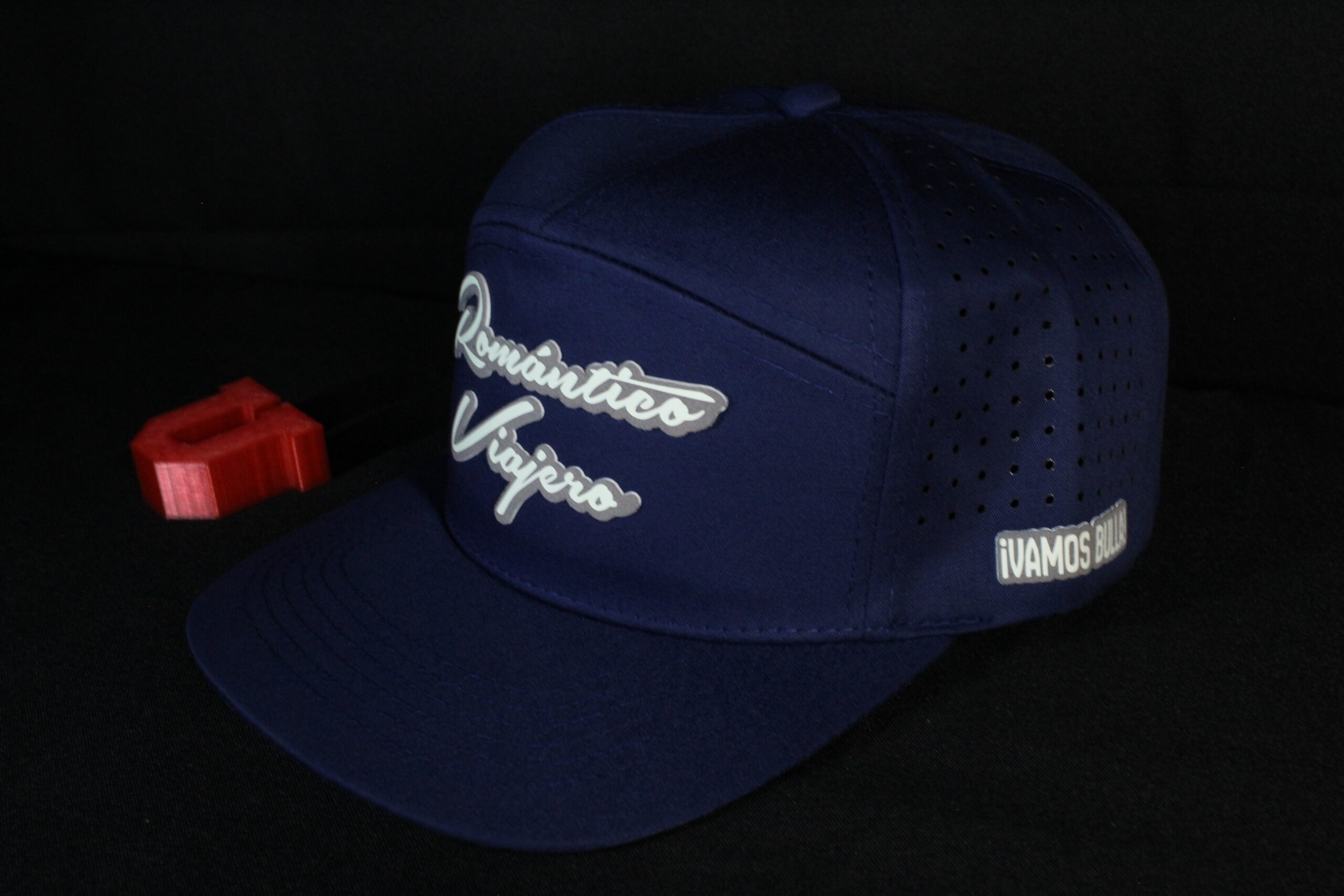 Romantico Viajero+Sale león+3 Regalos - Gorro U de Chile 3D Brilla en la oscuridad - Imagen 7