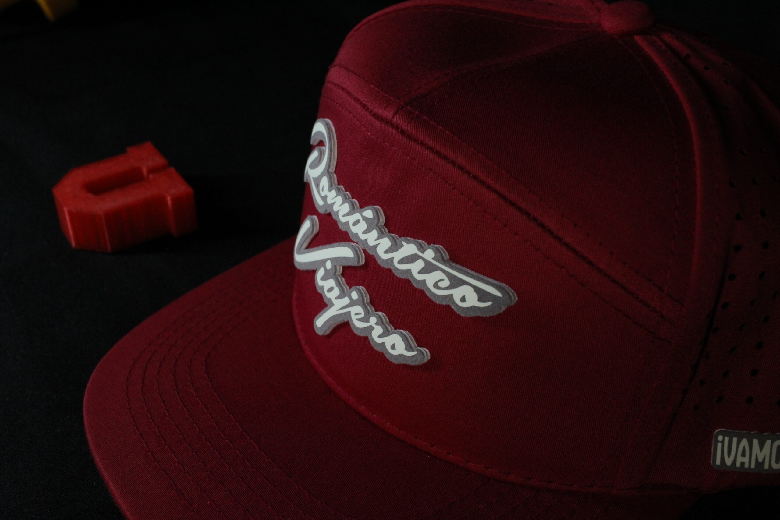 Romantico Viajero+Sale león+3 Regalos - Gorro U de Chile 3D Brilla en la oscuridad - Imagen 9